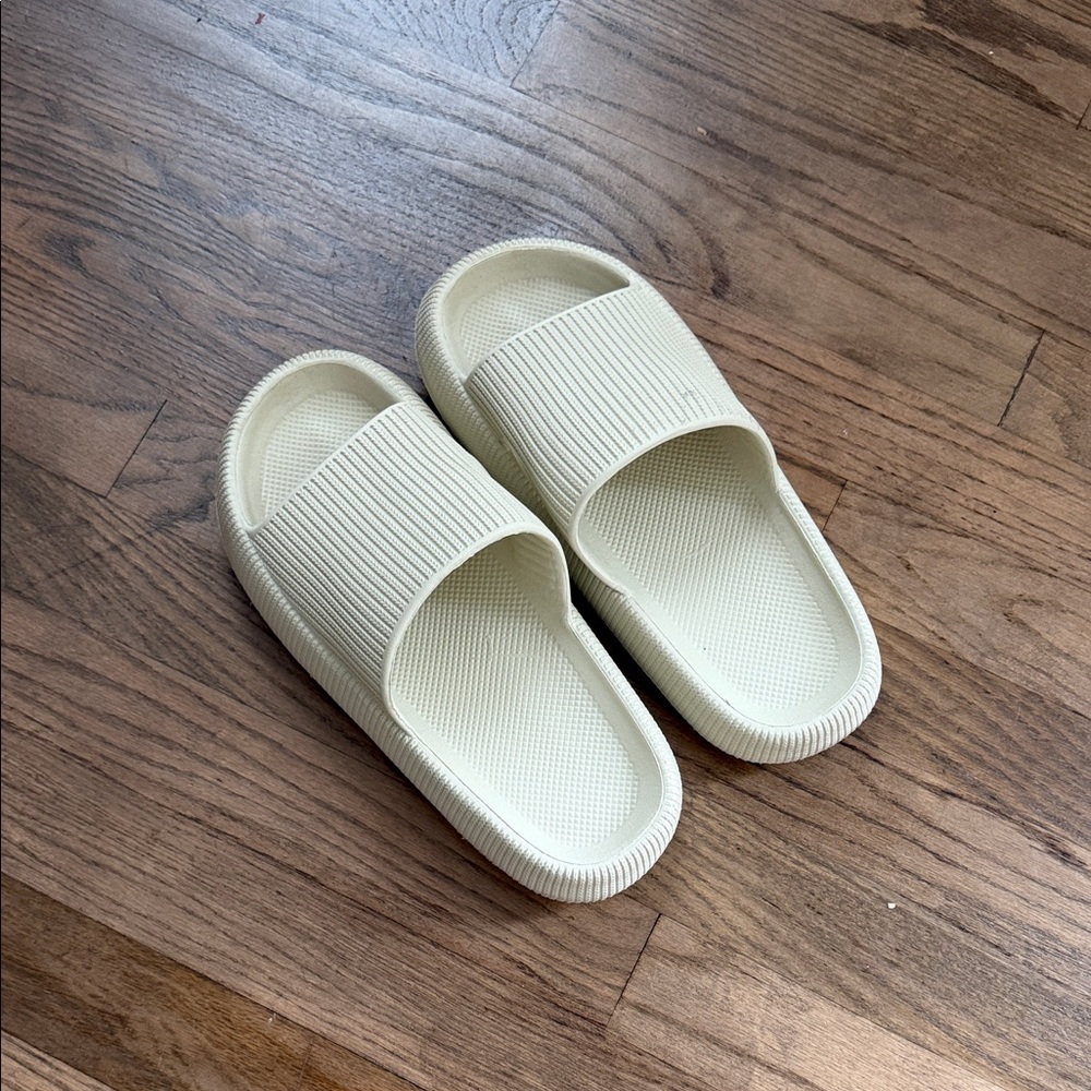 Cream Ribbed Slide Sandals